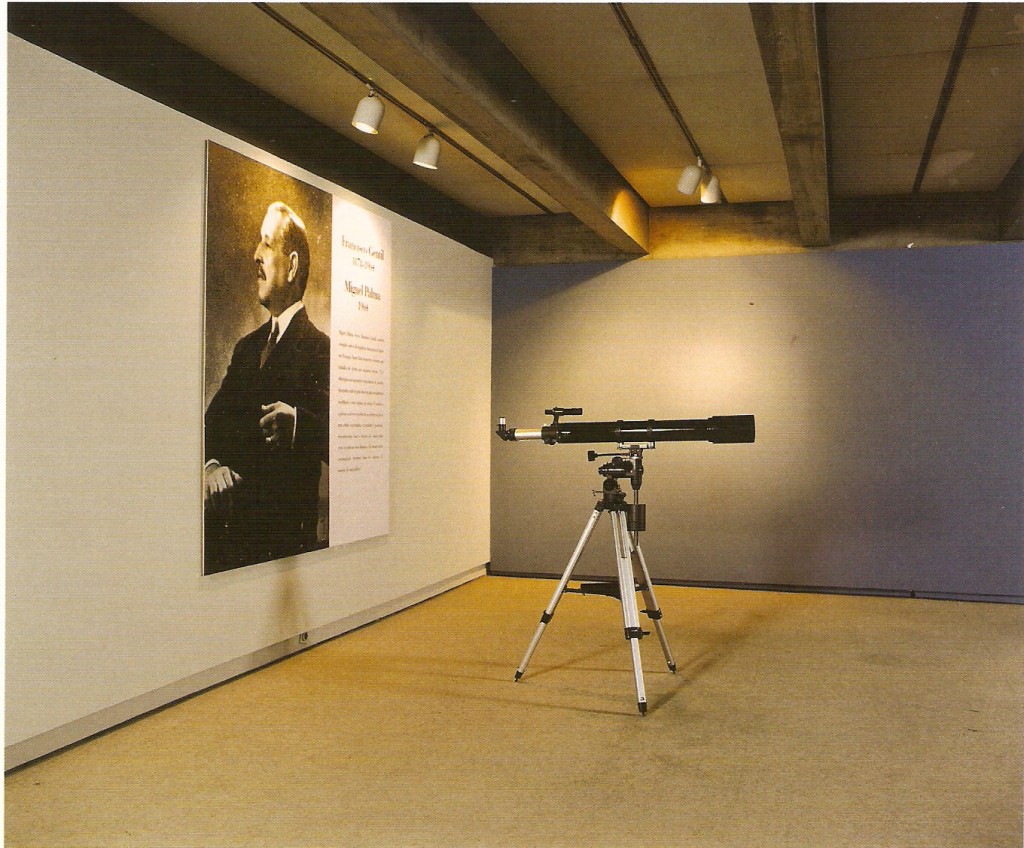 Telescópio, tripé e fotografia, dimensões variáveis