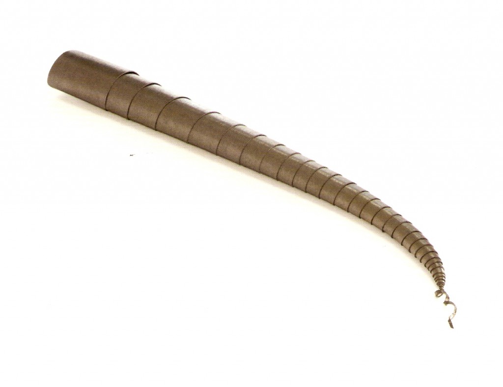 Papel e grafite, 36 x 3,5 x 2,5cm