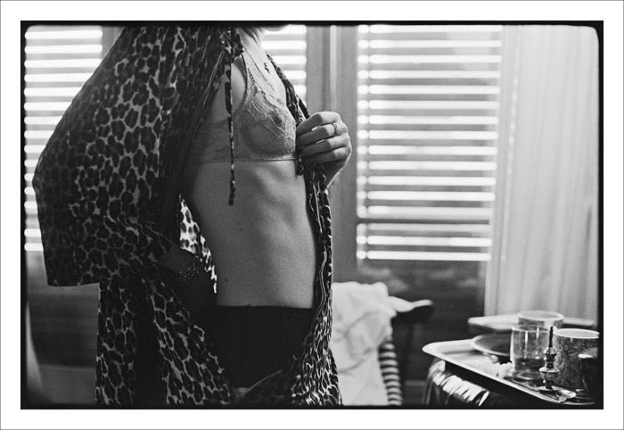 Todas as imagens são impressões a jato de tinta. As dimensões das imagens variam entre 18,8 e 29 cm (altura) e 19,2 e 29 cm (largura)