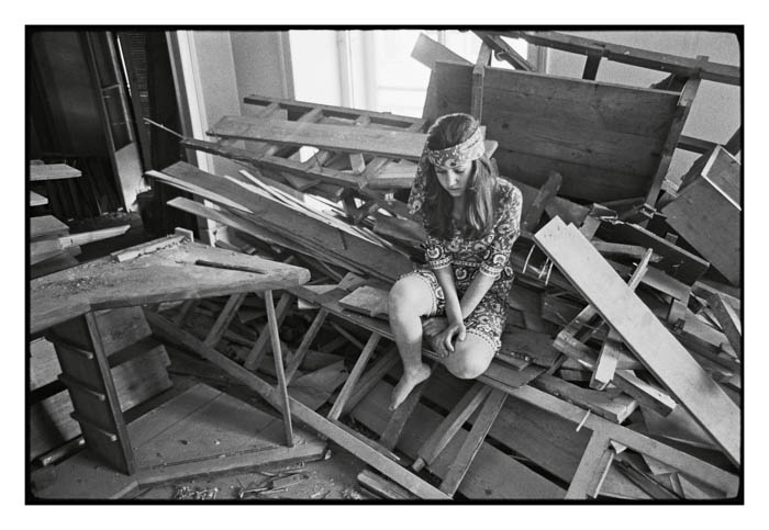 Todas as imagens são impressões a jato de tinta. As dimensões das imagens variam entre 18,8 e 29 cm (altura) e 19,2 e 29 cm (largura)