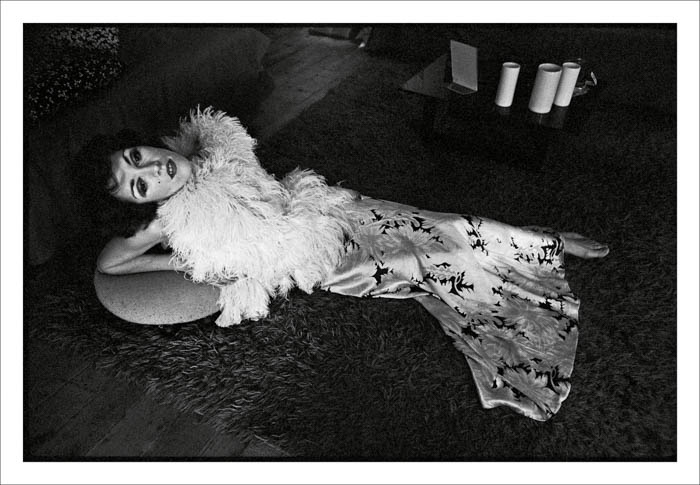 Todas as imagens são impressões a jato de tinta. As dimensões das imagens variam entre 18,8 e 29 cm (altura) e 19,2 e 29 cm (largura)