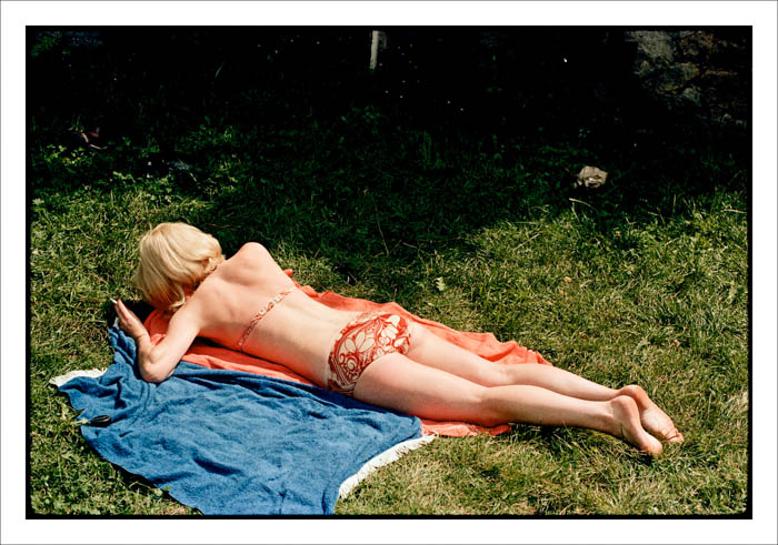 Todas as imagens são impressões a jato de tinta. As dimensões das imagens variam entre 18,8 e 29 cm (altura) e 19,2 e 29 cm (largura)