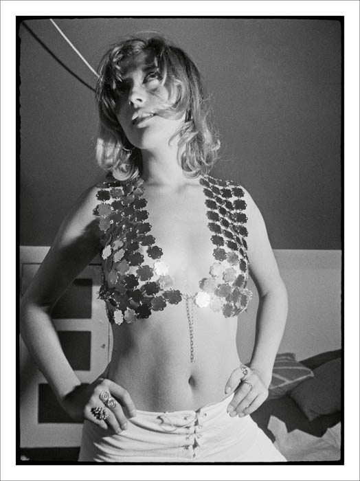 Todas as imagens são impressões a jato de tinta. As dimensões das imagens variam entre 18,8 e 29 cm (altura) e 19,2 e 29 cm (largura)