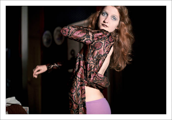 Todas as imagens são impressões a jato de tinta. As dimensões das imagens variam entre 18,8 e 29 cm (altura) e 19,2 e 29 cm (largura)