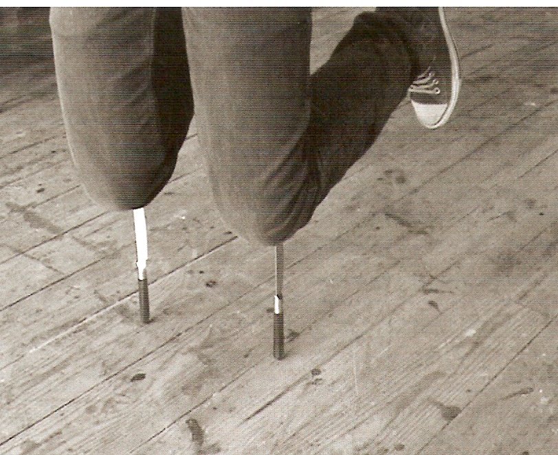 DV PAL, imagem a preto e branco, sem som, série de 3 +1PA, 7’47’’.