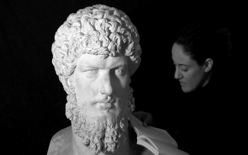 Vídeo HD, p/b, s/som, 4´20´´’, [loop]. Dim. Variáveis, 1/1 + 1 PA