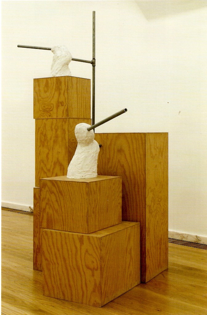 Contraplacado,
aço galvanizado e bronze pintado
200x120x130cm