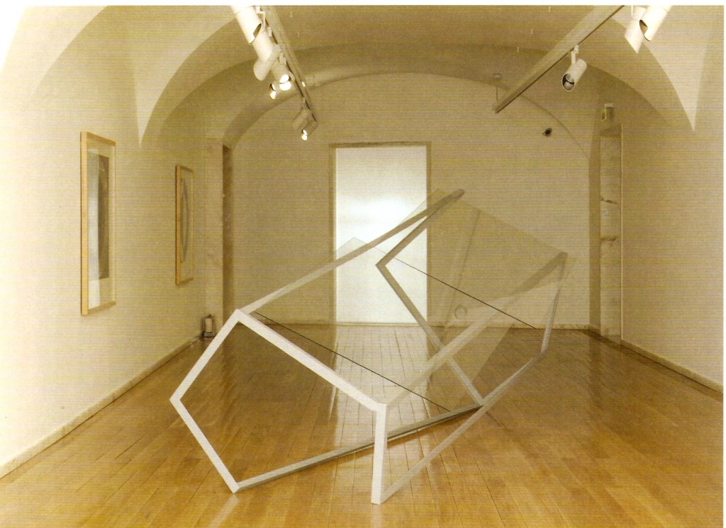 Ferro Pintado e Vidro, 180x415x170 cm