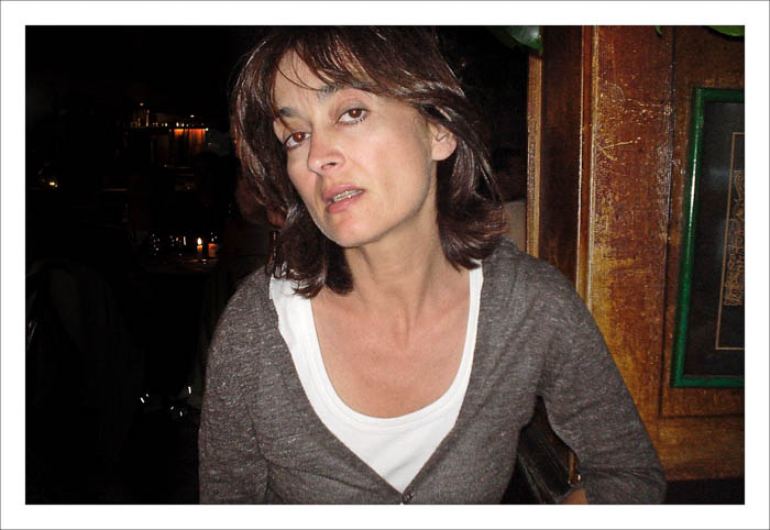 Todas as imagens são impressões a jato de tinta. As dimensões das imagens variam entre 18,8 e 29 cm (altura) e 19,2 e 29 cm (largura)